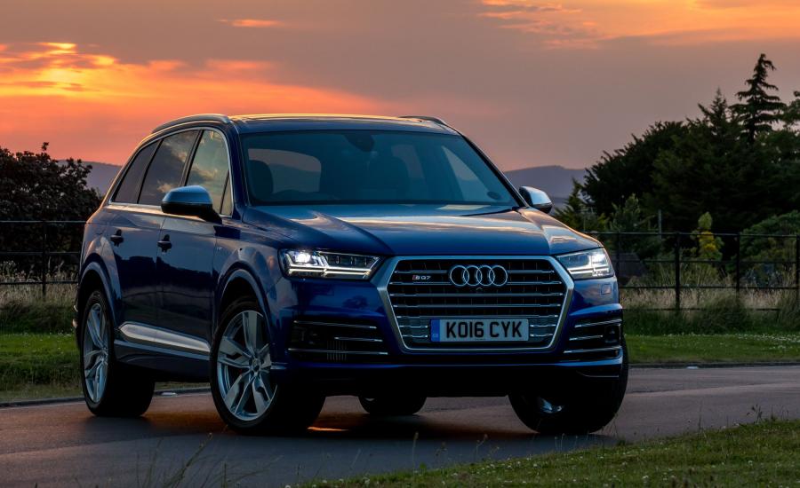  Audi SQ7 TDI (4M) 2016 года  (UK) (фото 4 из 32)